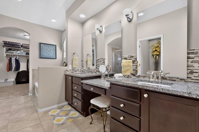 1623 Vista De Colinas Drive SE, Rio Rancho, NM 87124