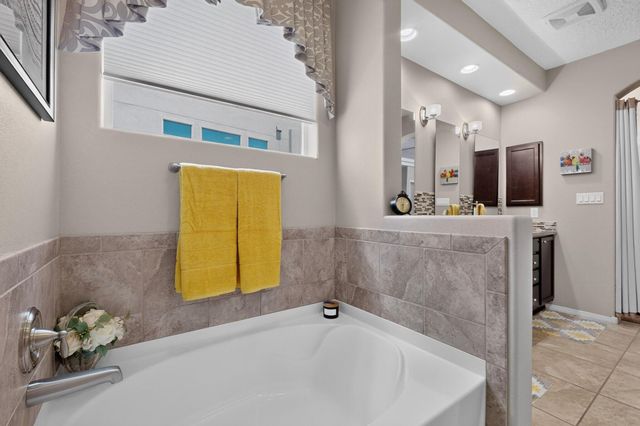 1623 Vista De Colinas Drive SE, Rio Rancho, NM 87124