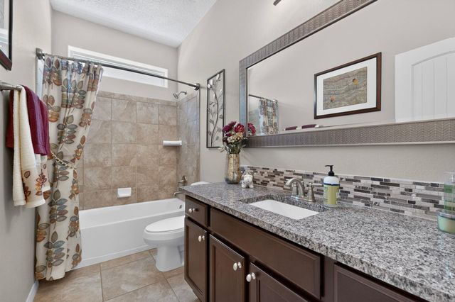 1623 Vista De Colinas Drive SE, Rio Rancho, NM 87124