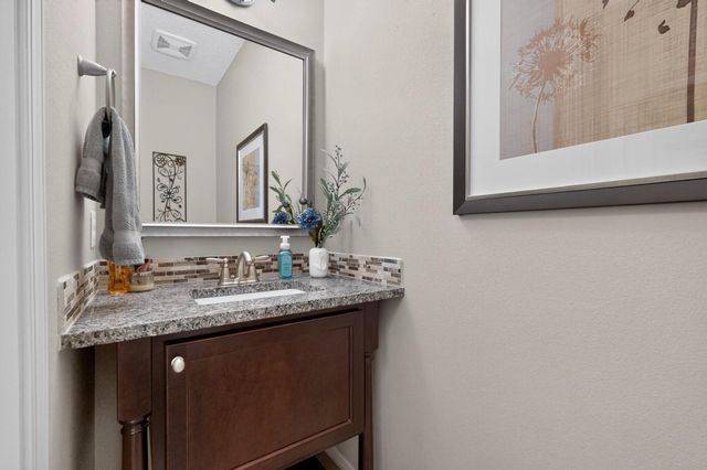 1623 Vista De Colinas Drive SE, Rio Rancho, NM 87124