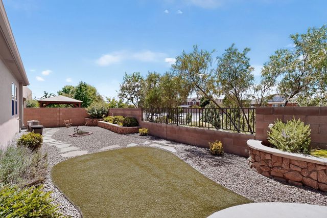 1623 Vista De Colinas Drive SE, Rio Rancho, NM 87124