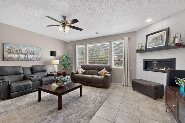 1623 Vista De Colinas Drive SE, Rio Rancho, NM 87124
