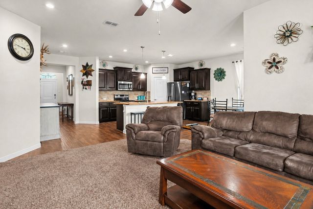 142 Wagon Mound, Waxahachie, TX 75167