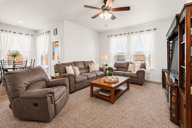 142 Wagon Mound, Waxahachie, TX 75167