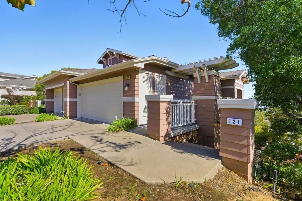 121 Cliff Swallow Court, Brisbane, CA 94005