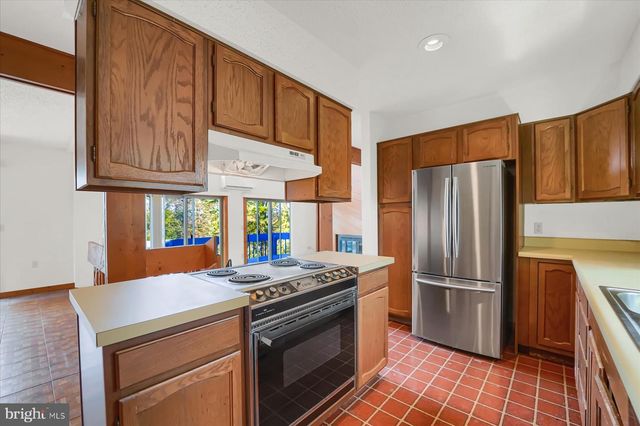 696 WAYNE ST, Lemont, PA 16851