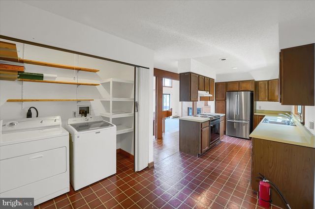 696 WAYNE ST, Lemont, PA 16851