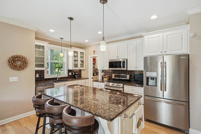 1031 Anthony Way, Victoria, MN 55386