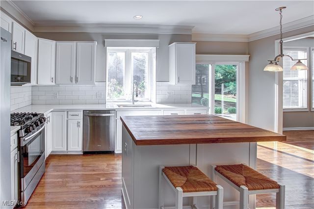 340 Pineo Court, Sagamore Hills, OH 44067