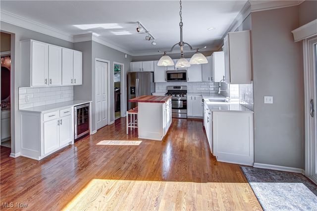 340 Pineo Court, Sagamore Hills, OH 44067