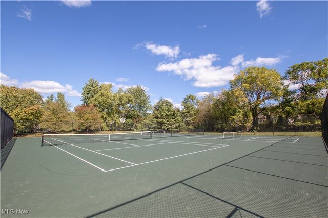 340 Pineo Court, Sagamore Hills, OH 44067