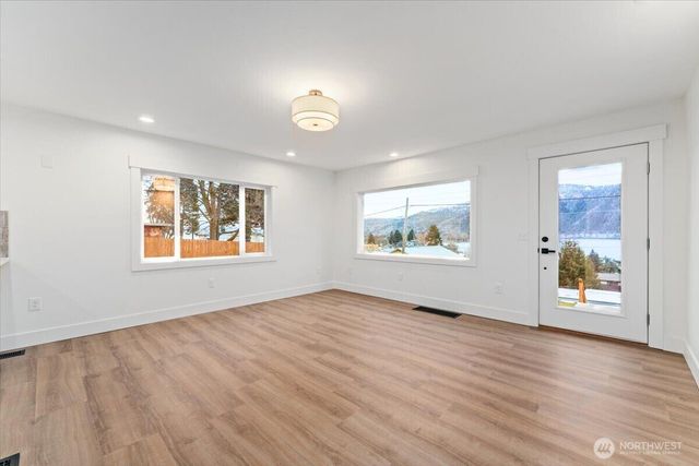 124 Boetzkes Avenue, Manson, WA 98831