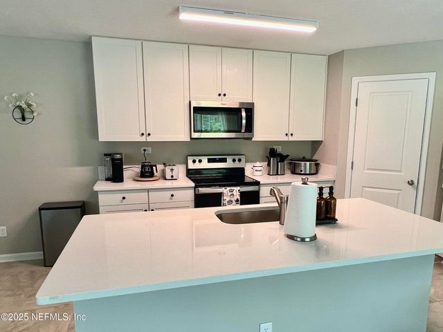 4942 BIG PINE Drive, Jacksonville, FL 32218