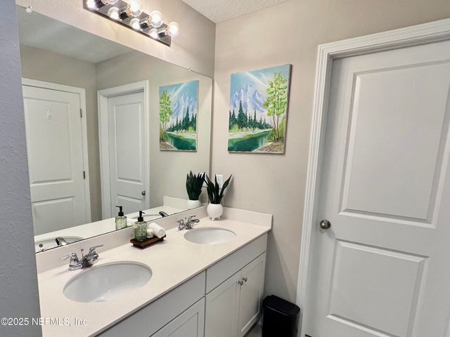 4942 BIG PINE Drive, Jacksonville, FL 32218