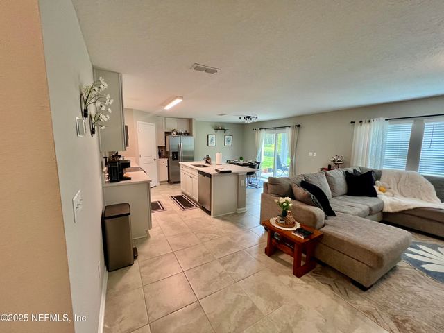 4942 BIG PINE Drive, Jacksonville, FL 32218