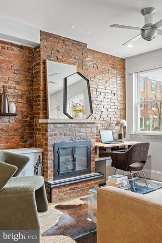 526 S LECOUNT ST, Philadelphia, PA 19146