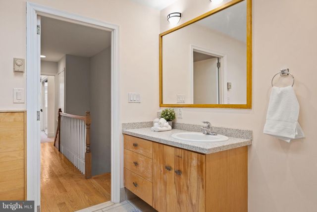 526 S LECOUNT ST, Philadelphia, PA 19146