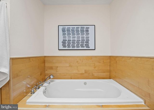 526 S LECOUNT ST, Philadelphia, PA 19146