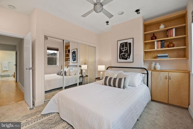 526 S LECOUNT ST, Philadelphia, PA 19146