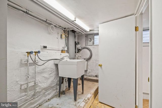 526 S LECOUNT ST, Philadelphia, PA 19146