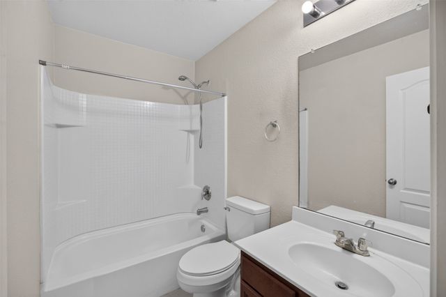2215 Splendor Court, Arlington, TX 76010
