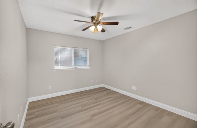 2215 Splendor Court, Arlington, TX 76010