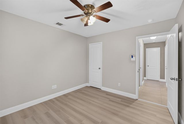 2215 Splendor Court, Arlington, TX 76010