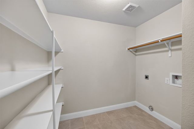 2215 Splendor Court, Arlington, TX 76010