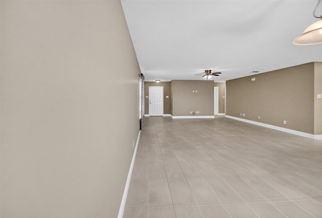 2215 Splendor Court, Arlington, TX 76010
