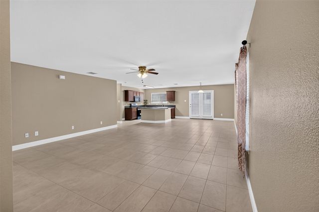 2215 Splendor Court, Arlington, TX 76010