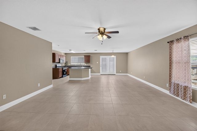 2215 Splendor Court, Arlington, TX 76010
