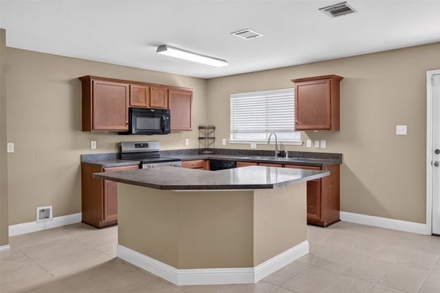 2215 Splendor Court, Arlington, TX 76010