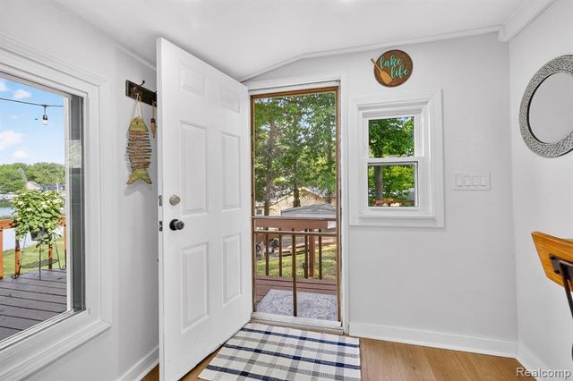 1717 Triangle Lake Road, Howell, MI 48843