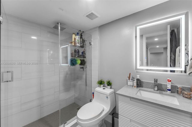 15470 SW 82nd Ln 327, Miami, FL 33193