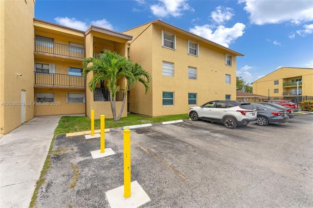 15470 SW 82nd Ln 327, Miami, FL 33193