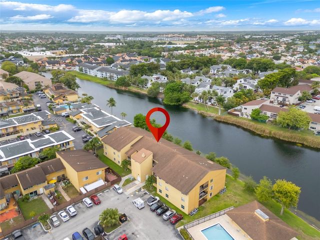 15470 SW 82nd Ln 327, Miami, FL 33193