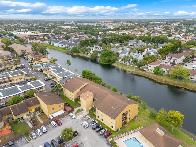15470 SW 82nd Ln 327, Miami, FL 33193