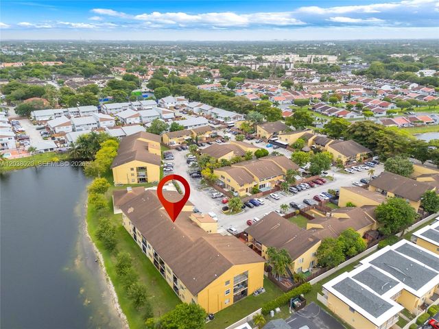 15470 SW 82nd Ln 327, Miami, FL 33193