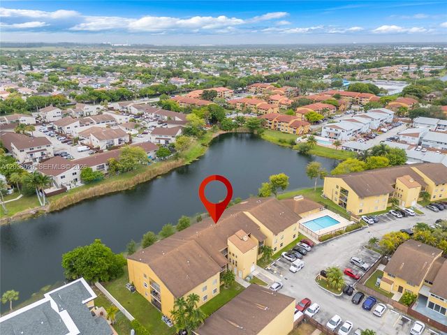 15470 SW 82nd Ln 327, Miami, FL 33193