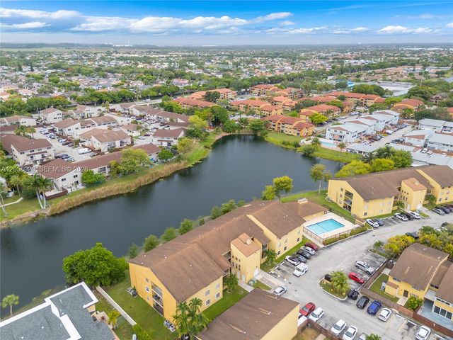 15470 SW 82nd Ln 327, Miami, FL 33193