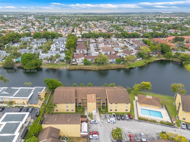 15470 SW 82nd Ln 327, Miami, FL 33193