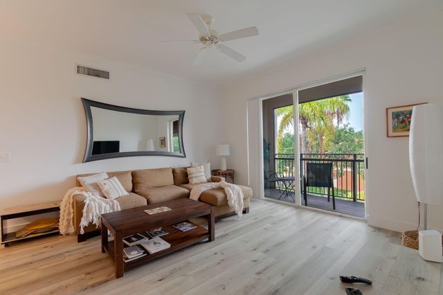 11790 Saint Andrews Place 304, Wellington, FL 33414
