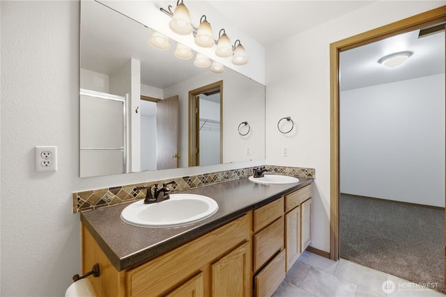 808 28th Avenue SE, Puyallup, WA 98374