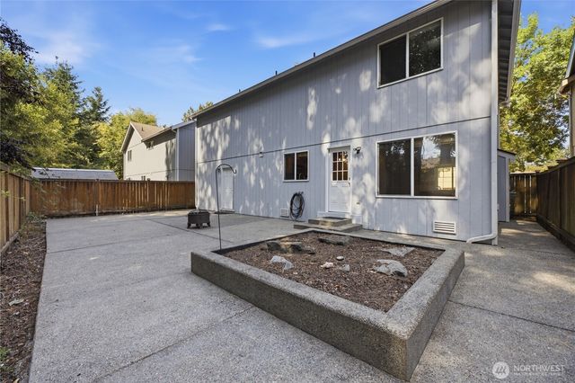 808 28th Avenue SE, Puyallup, WA 98374