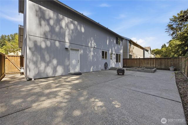 808 28th Avenue SE, Puyallup, WA 98374
