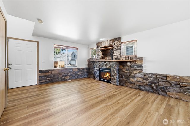 808 28th Avenue SE, Puyallup, WA 98374