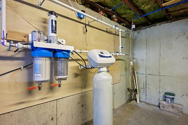 263 Mansfield Rd, North Attleboro, MA 02760