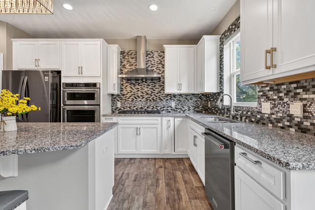 524 Aidan Cove, Eagan, MN 55123