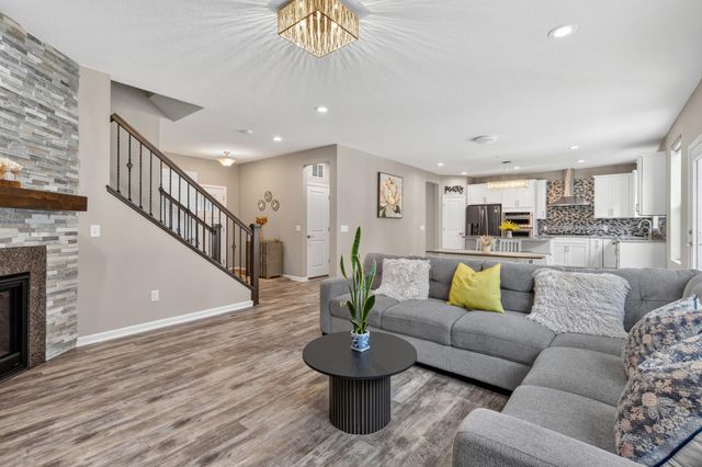 524 Aidan Cove, Eagan, MN 55123