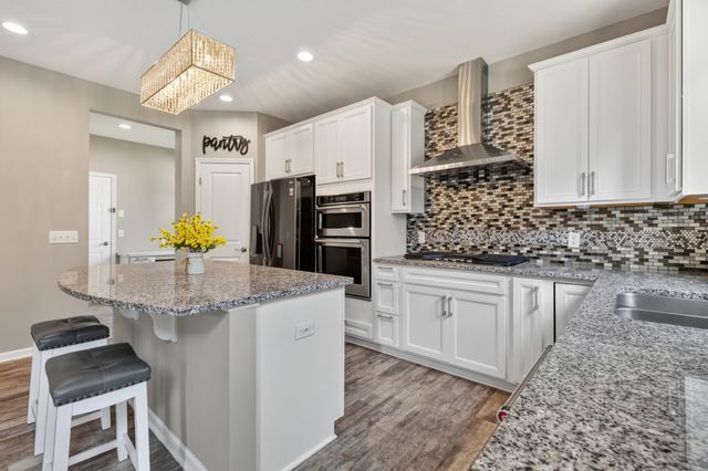 524 Aidan Cove, Eagan, MN 55123